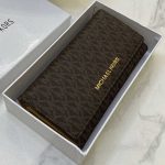 Michael Kors 滿版LOGO防刮皮革長夾 多卡位 錢包